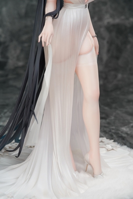 Azur Lane Taihou Temptation on the Sea Breeze Ver. 1/6