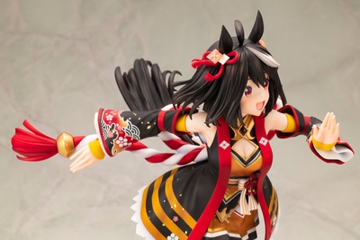 Uma Musume: Pretty Derby Kitasan Black Outrunning the Encroaching Heat 1/7