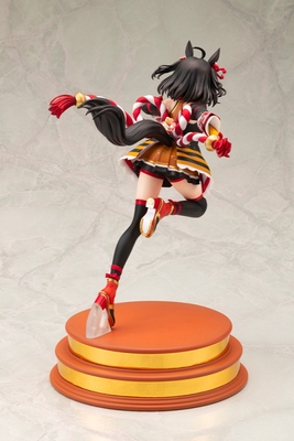 Uma Musume: Pretty Derby Kitasan Black Outrunning the Encroaching Heat 1/7