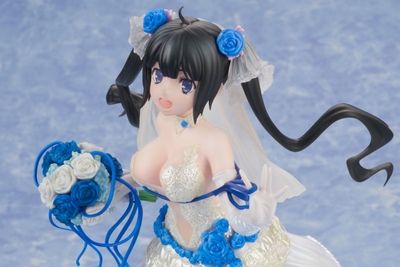 Is It Wrong to Try to Pick Up Girls in a Dungeon? - Hestia Wedding Dress Ver