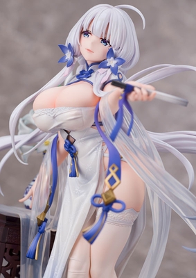 Azur Lane Illustrious Maiden Lily`s Radiance Ver. 1/7