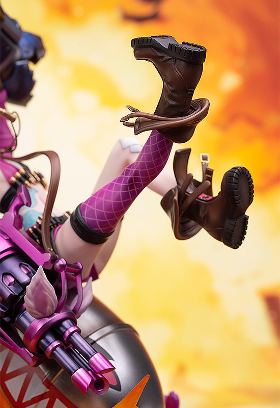1/7 League of Legends Jinx - 10