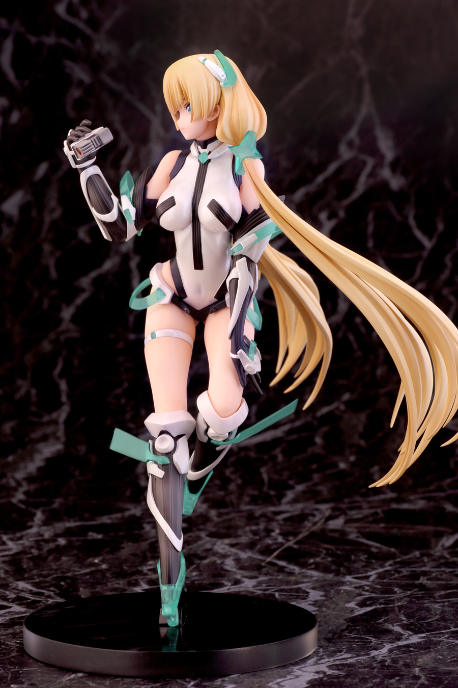 Alphamax Expelled from Paradise Angela Balzac 1/8 Plastic Figure - 3
