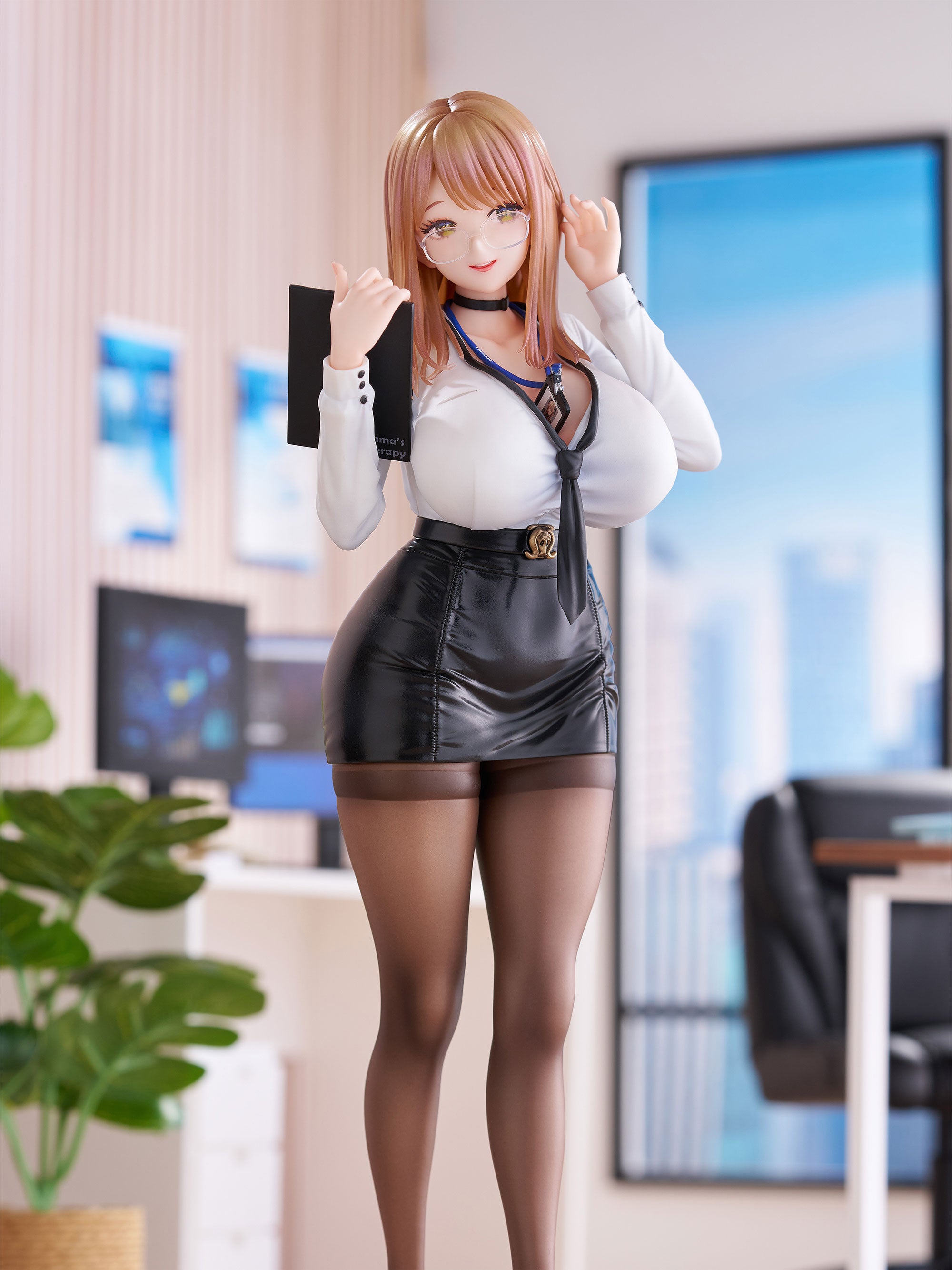 FuRyu F:NEX Shouri no Megami: NIKKE Emma -Office Therapy- 1/7 Plastic Figure - 2