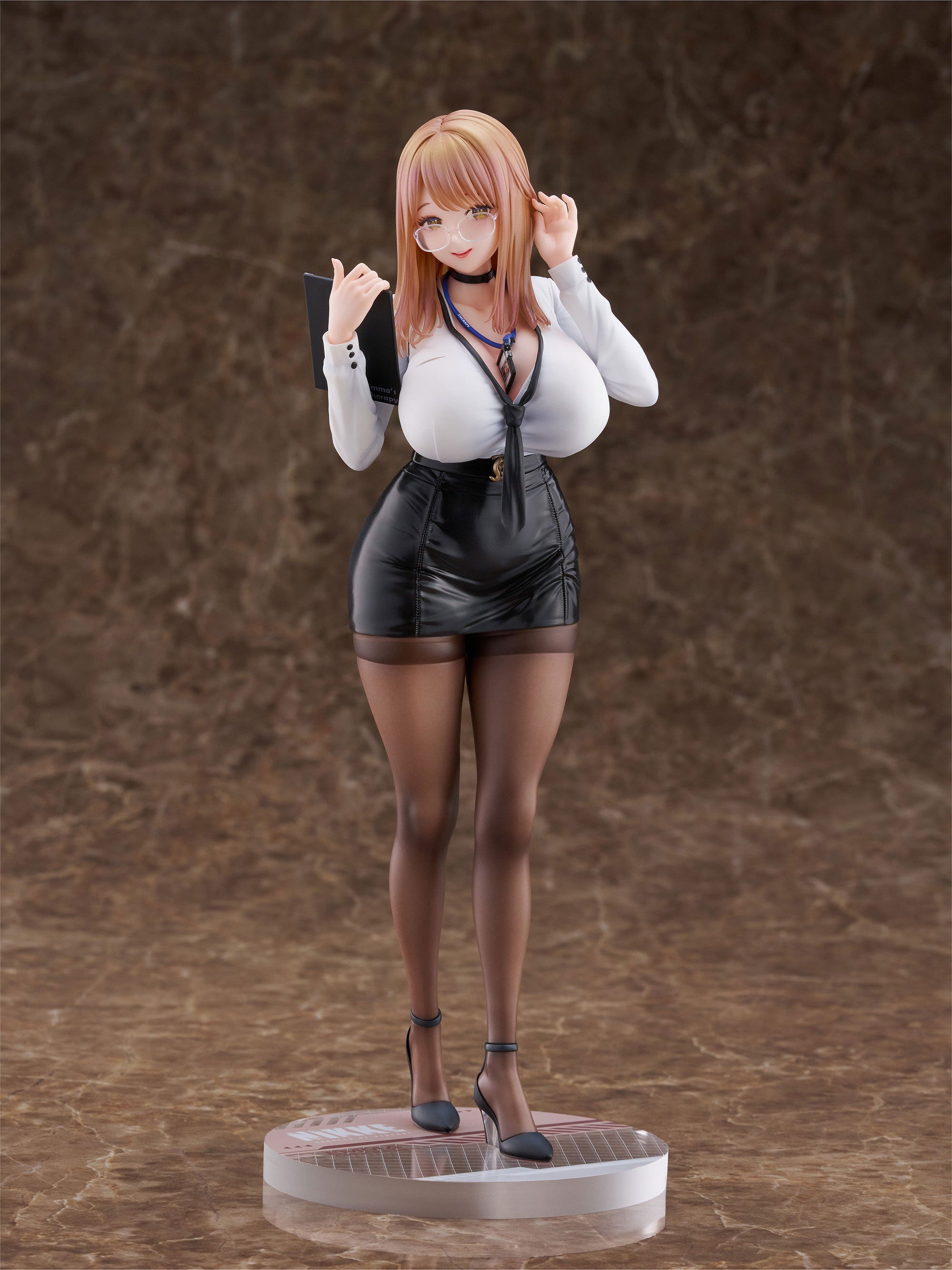 FuRyu F:NEX Shouri no Megami: NIKKE Emma -Office Therapy- 1/7 Plastic Figure - 8