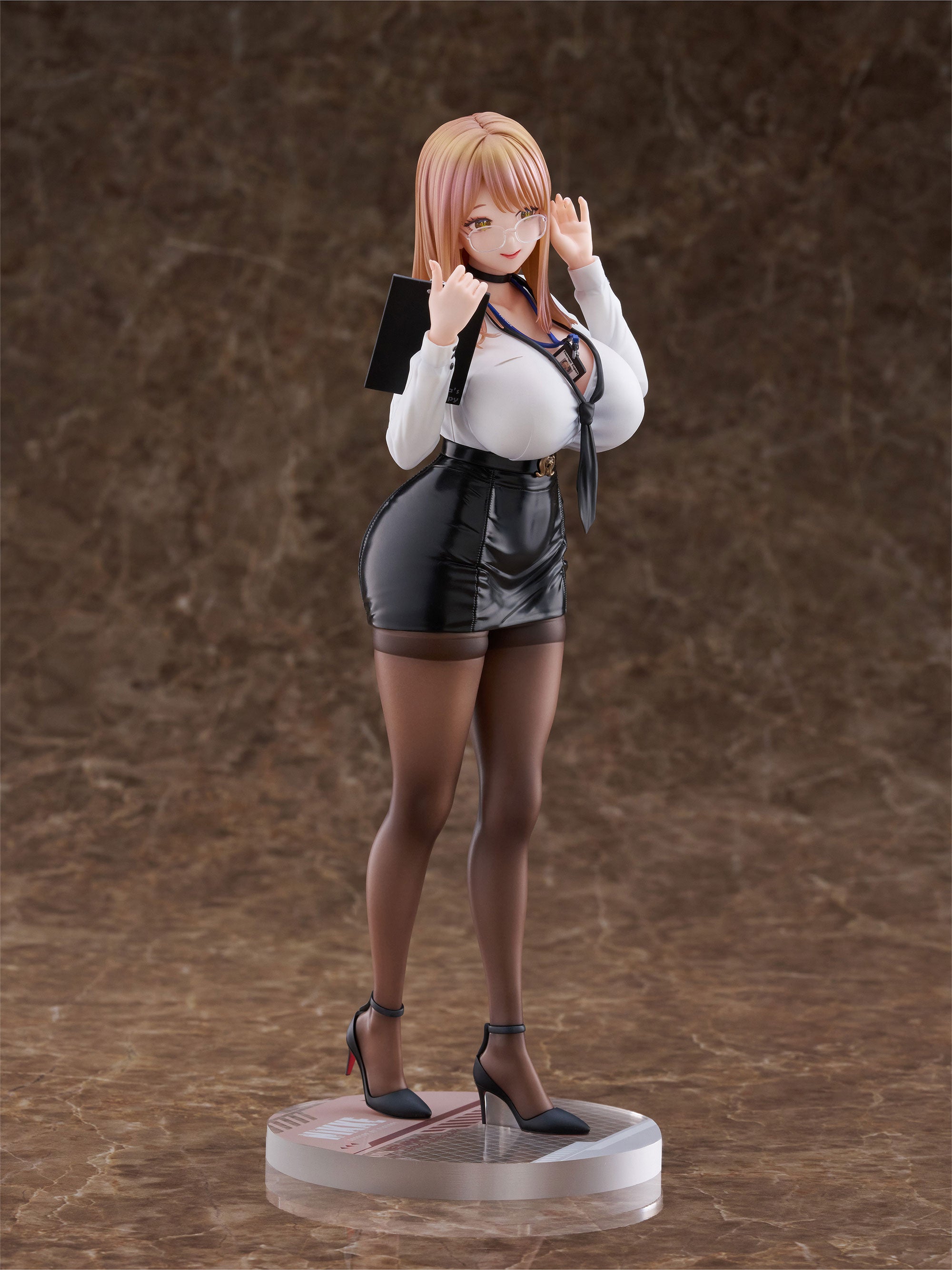 FuRyu F:NEX Shouri no Megami: NIKKE Emma -Office Therapy- 1/7 Plastic Figure - 11