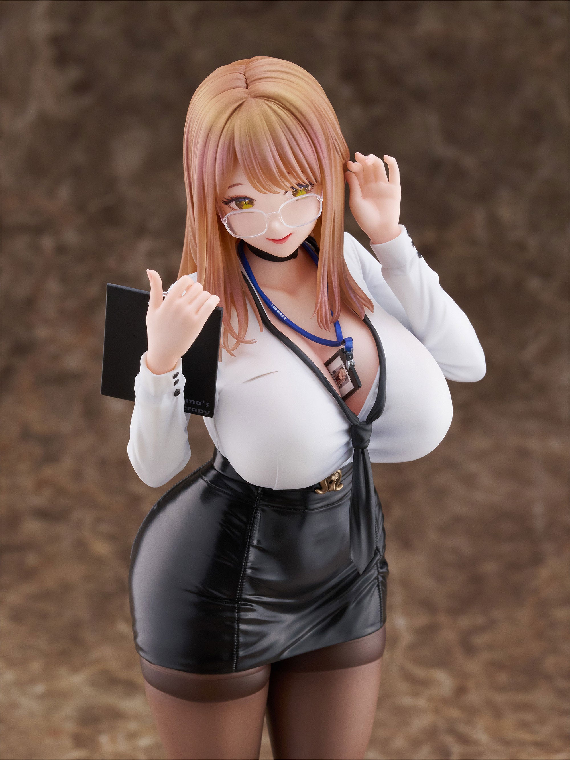 FuRyu F:NEX Shouri no Megami: NIKKE Emma -Office Therapy- 1/7 Plastic Figure - 13