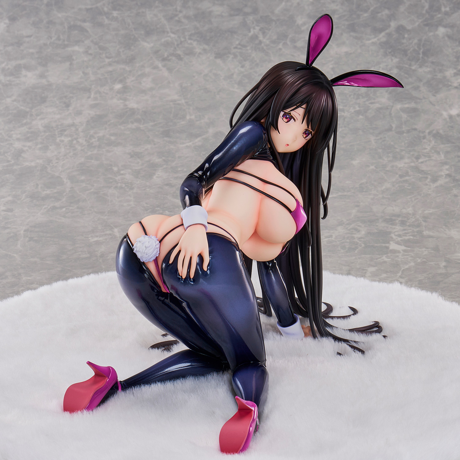 Union Creative Hirari Illustration Gyaku-bunny Plastic Figure
